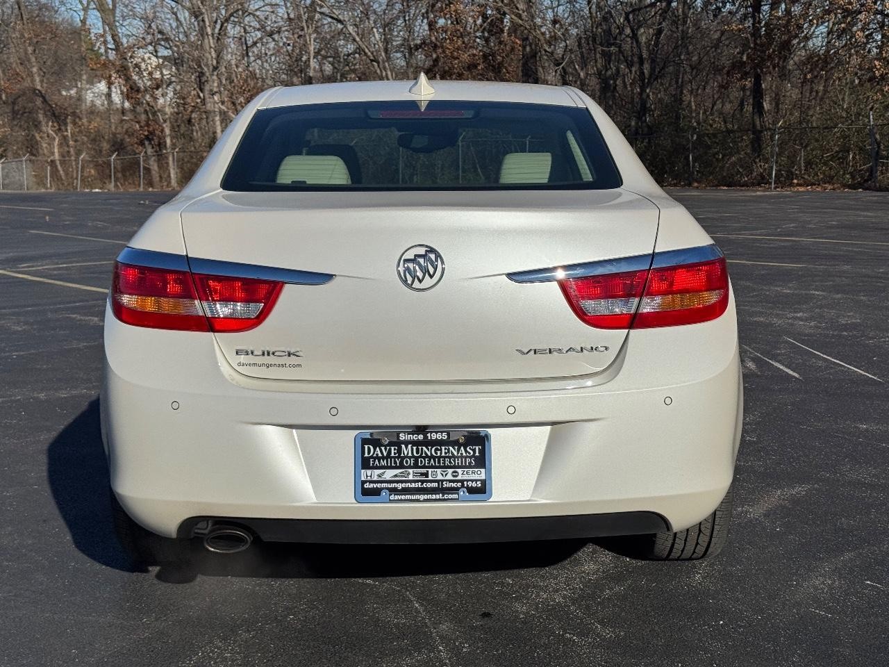 Buick Verano Vehicle Full-screen Gallery Image 05