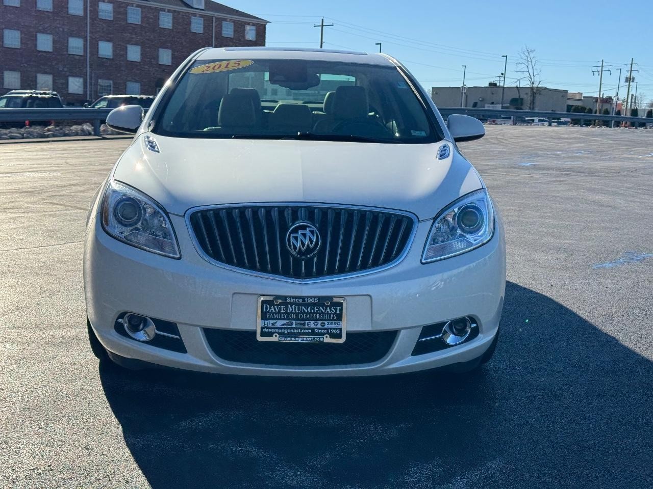 Buick Verano Vehicle Full-screen Gallery Image 09