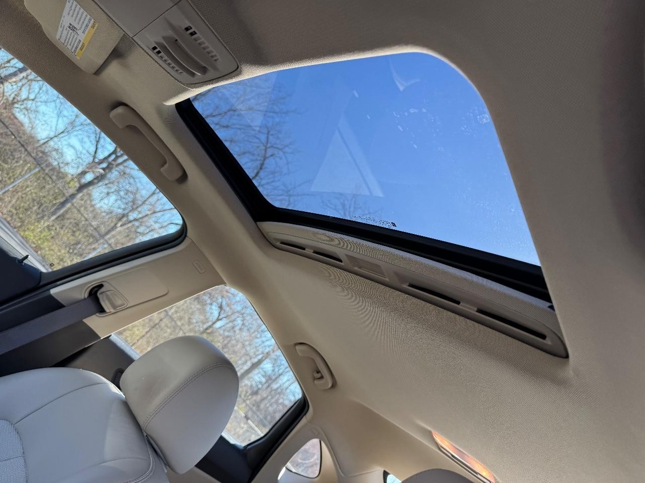 Buick Verano Vehicle Full-screen Gallery Image 18