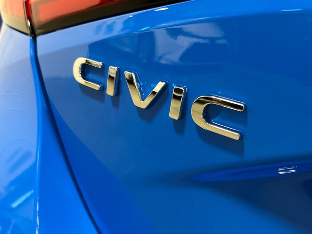 Honda Civic Hatchback Vehicle Full-screen Gallery Image 05