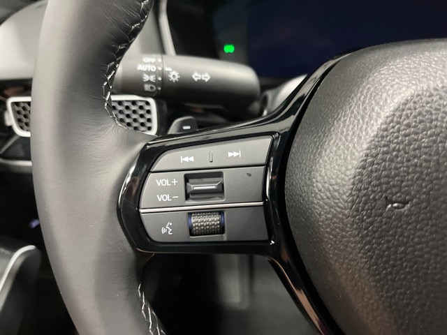 Honda Civic Sedan Hybrid Vehicle Full-screen Gallery Image 18