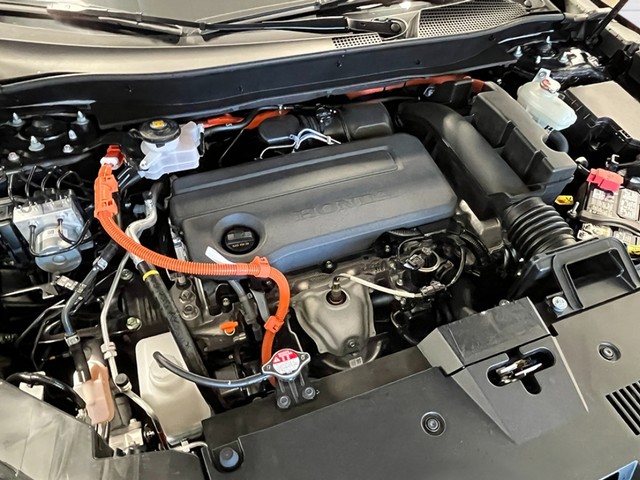 Honda CR-V Hybrid Vehicle Full-screen Gallery Image 12