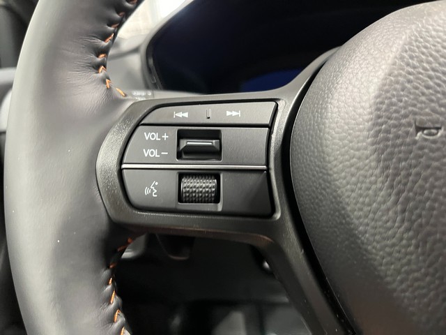 Honda CR-V Hybrid Vehicle Full-screen Gallery Image 18