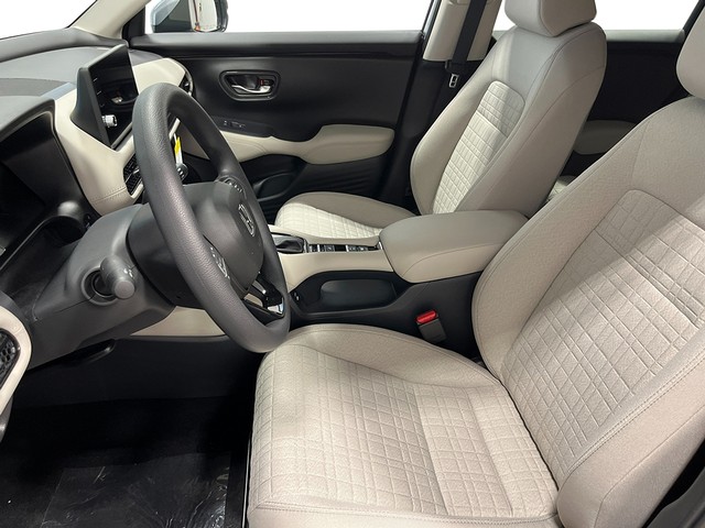 Honda HR-V Vehicle Full-screen Gallery Image 12