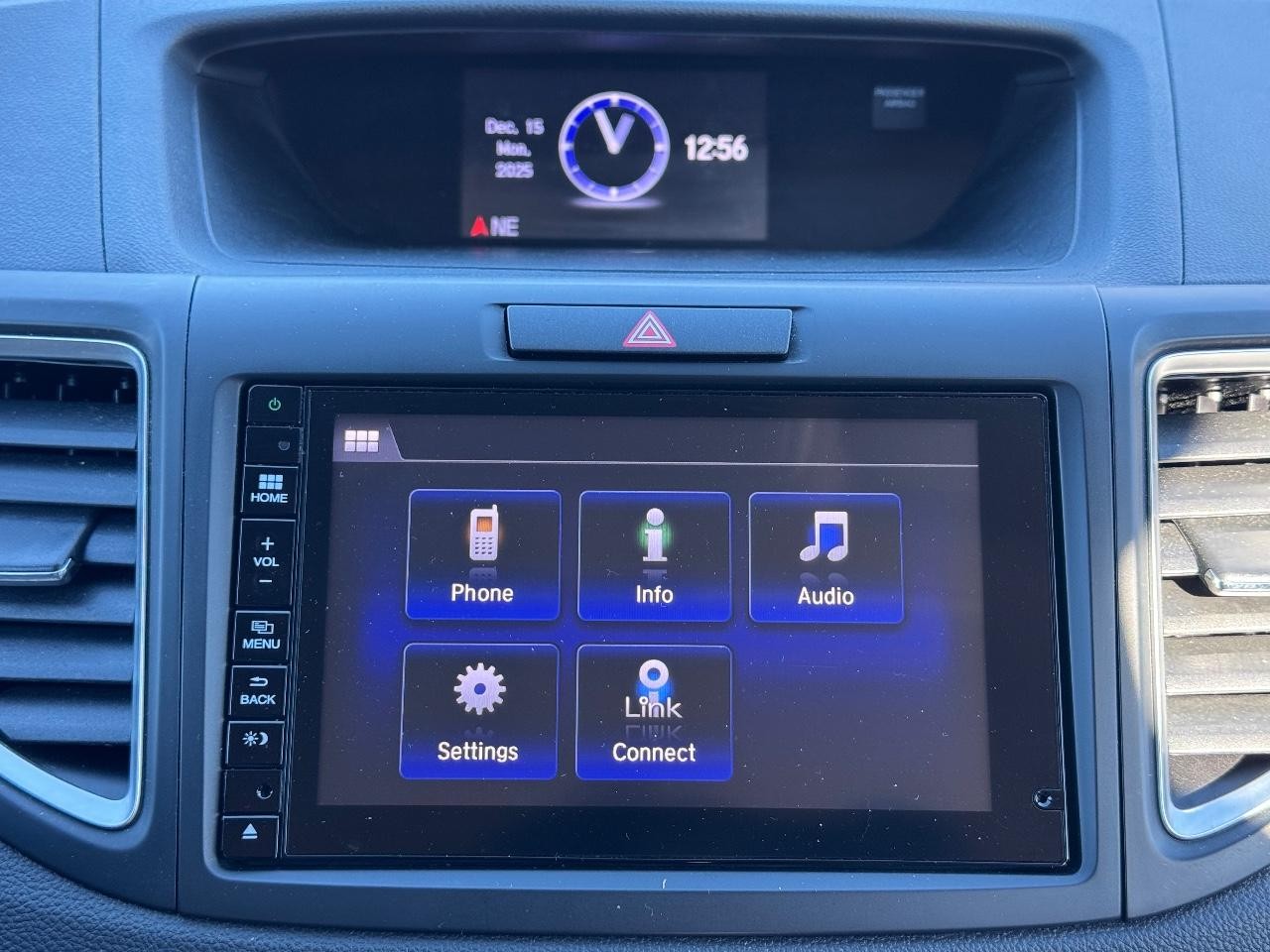 Honda CR-V Vehicle Full-screen Gallery Image 13