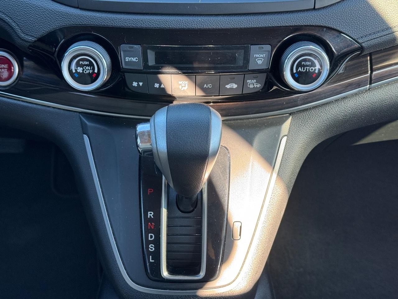 Honda CR-V Vehicle Full-screen Gallery Image 14