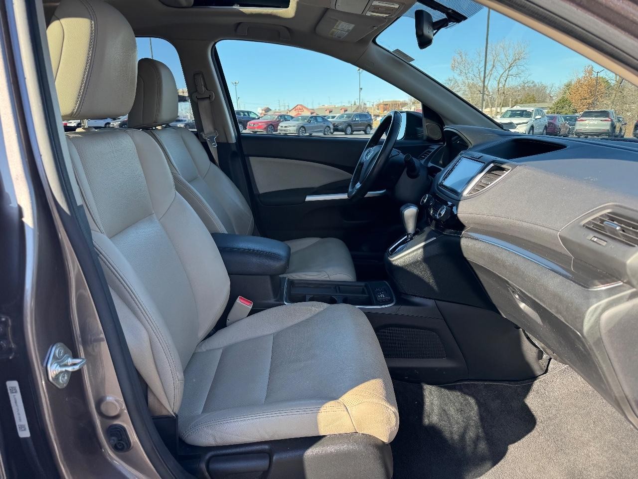 Honda CR-V Vehicle Full-screen Gallery Image 17