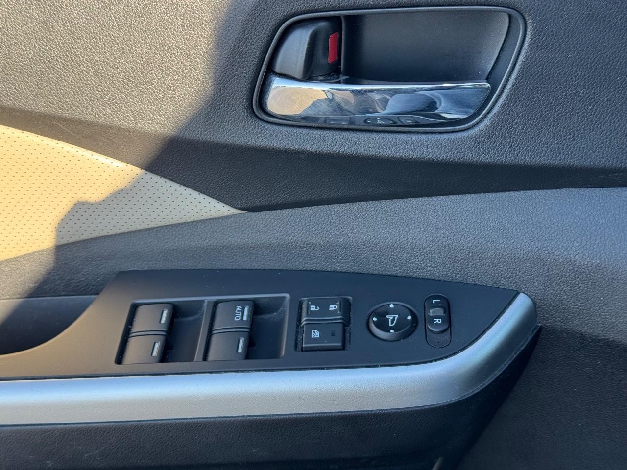 Honda CR-V Vehicle Full-screen Gallery Image 25