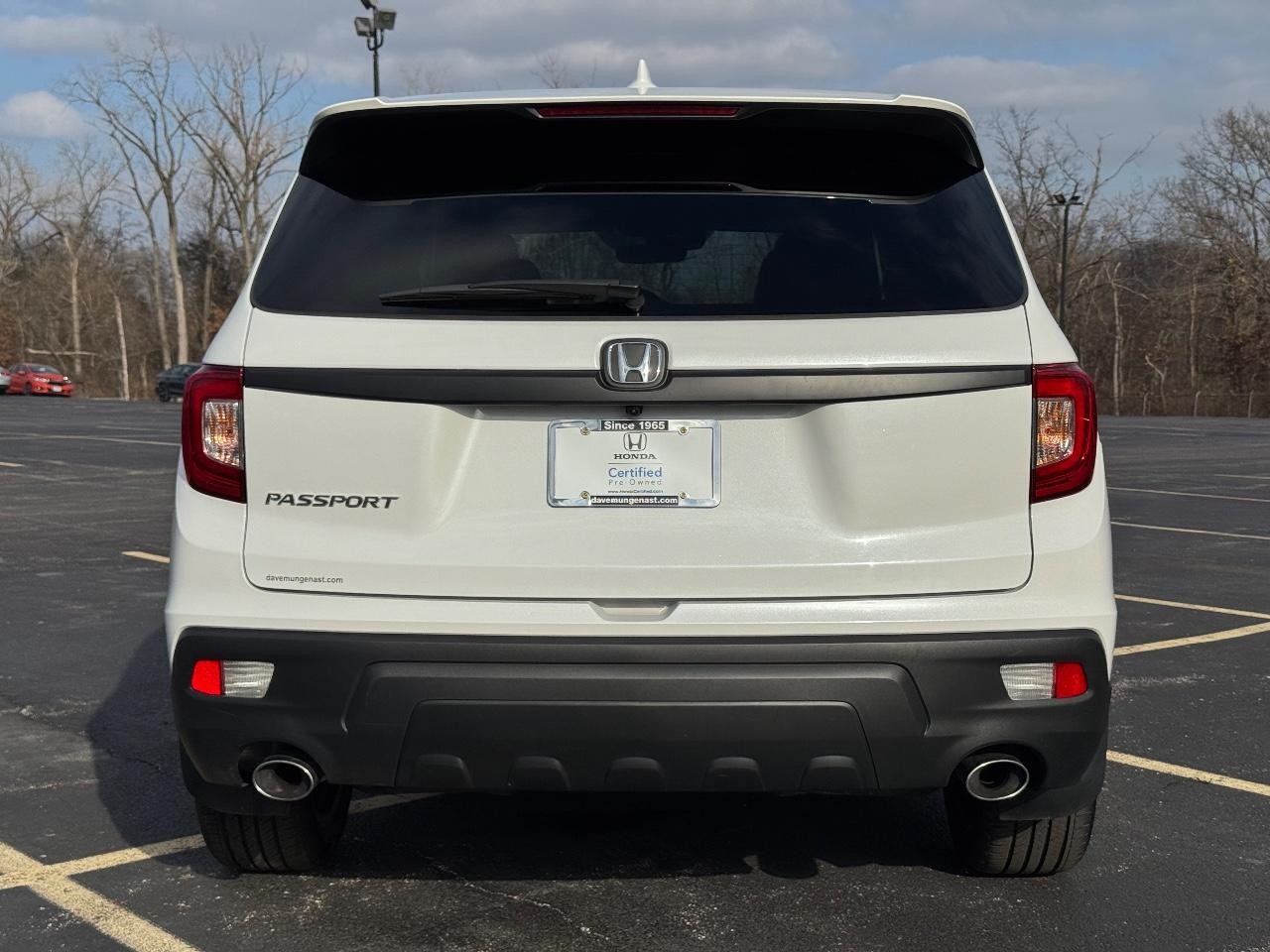 Honda Passport Vehicle Full-screen Gallery Image 05