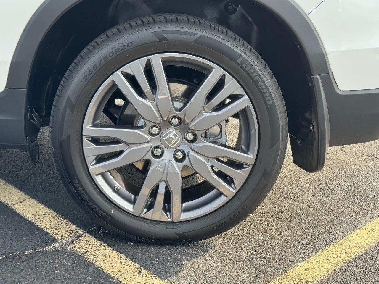 Honda Passport Vehicle Full-screen Gallery Image 07