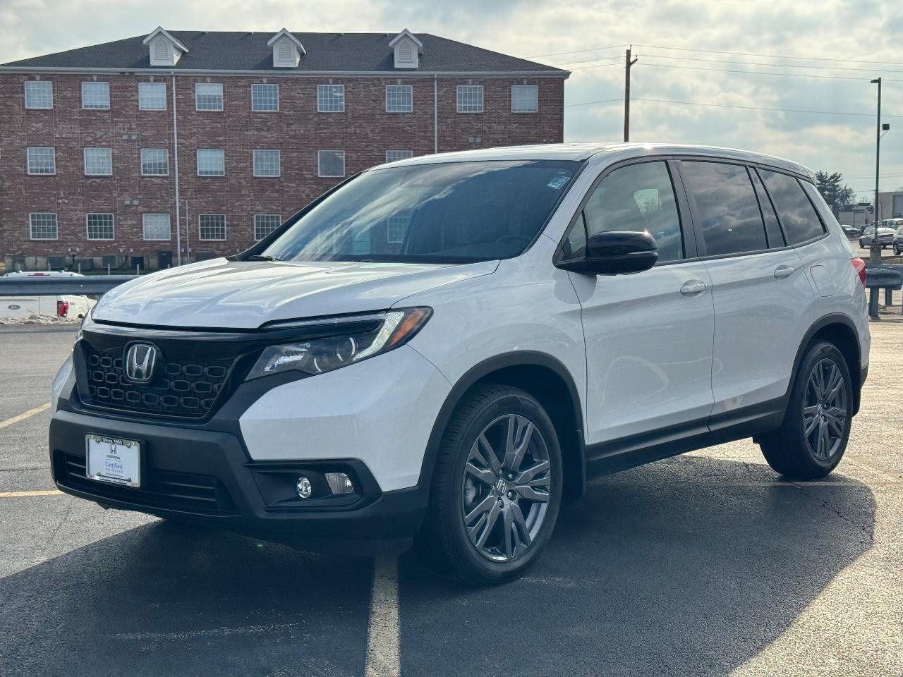 Honda Passport Vehicle Full-screen Gallery Image 08