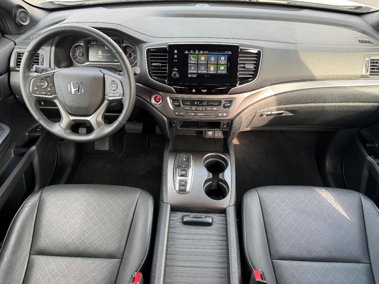 Honda Passport Vehicle Full-screen Gallery Image 11