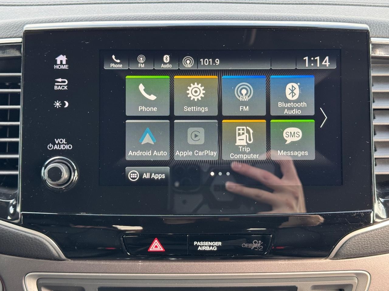 Honda Passport Vehicle Full-screen Gallery Image 13