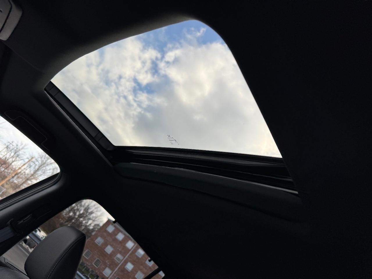 Honda Passport Vehicle Full-screen Gallery Image 19