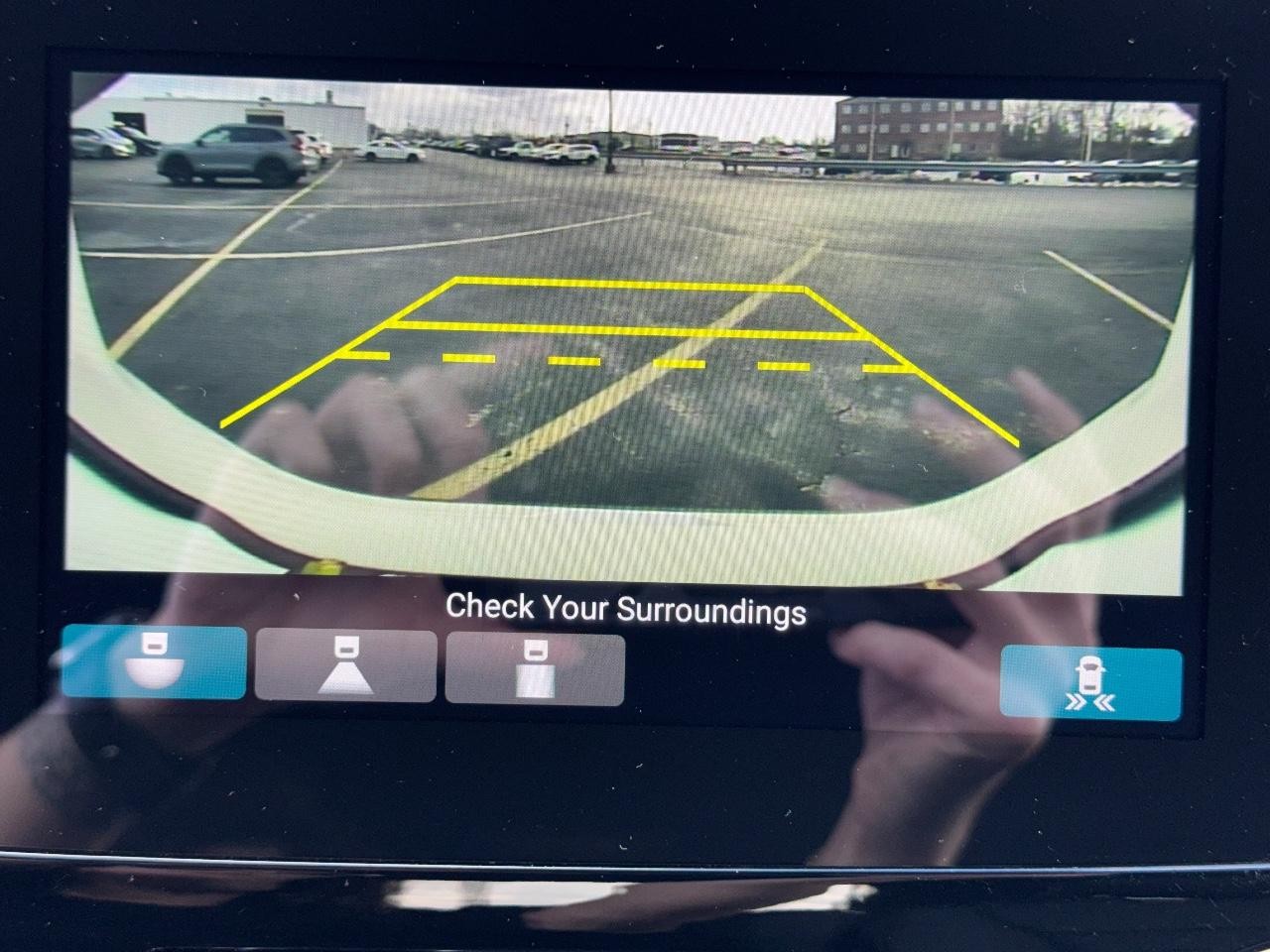 Honda Passport Vehicle Full-screen Gallery Image 24