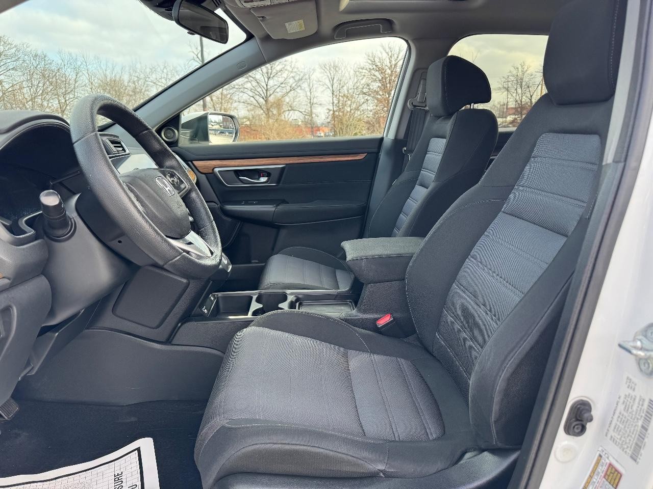 Honda CR-V Vehicle Full-screen Gallery Image 17