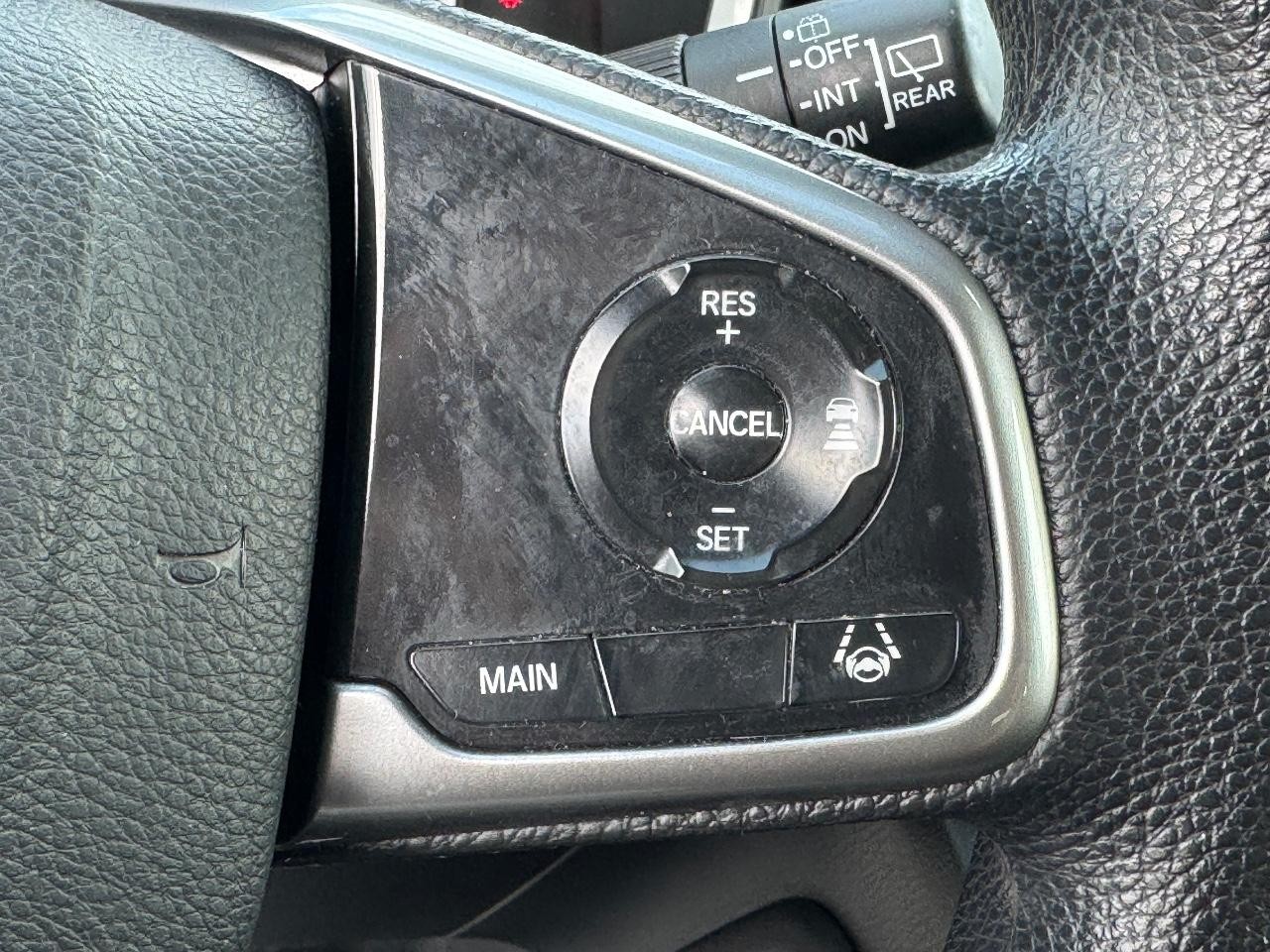 Honda CR-V Vehicle Full-screen Gallery Image 21