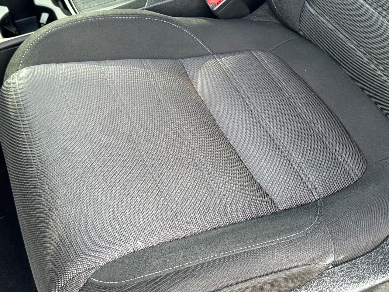 Honda CR-V Vehicle Full-screen Gallery Image 25