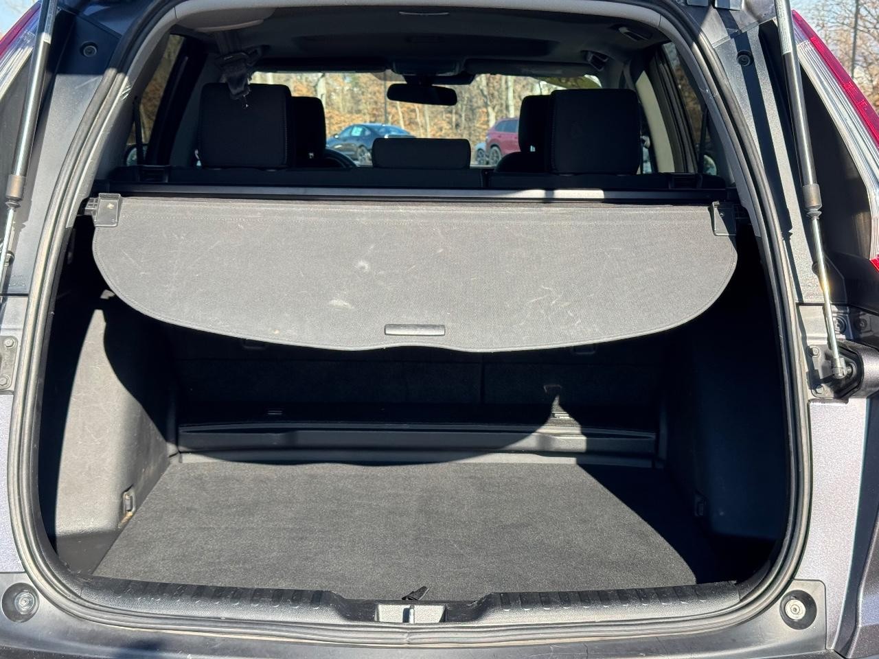 Honda CR-V Vehicle Full-screen Gallery Image 04