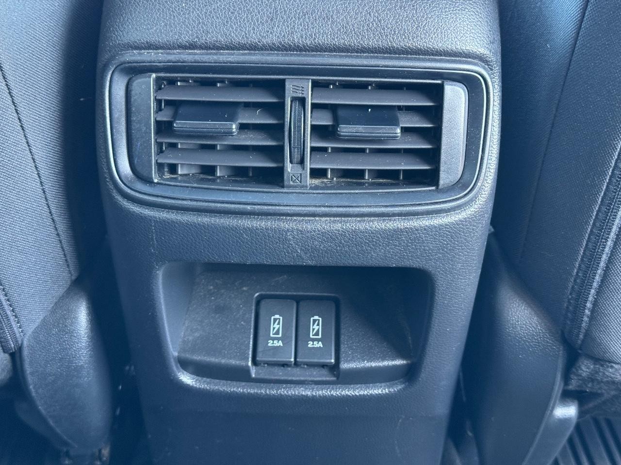 Honda CR-V Vehicle Full-screen Gallery Image 15