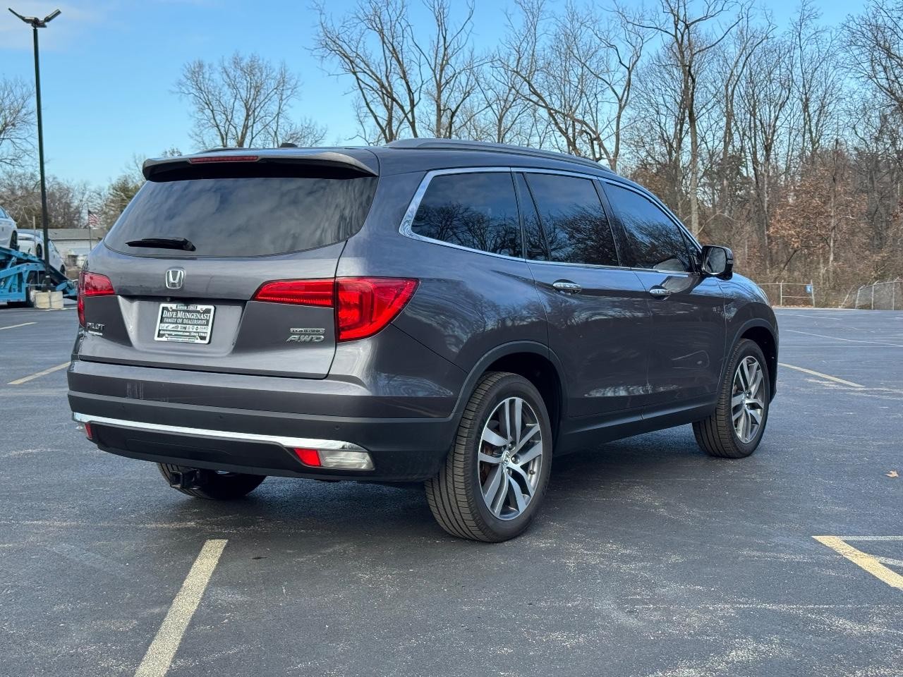 Honda Pilot Vehicle Full-screen Gallery Image 03