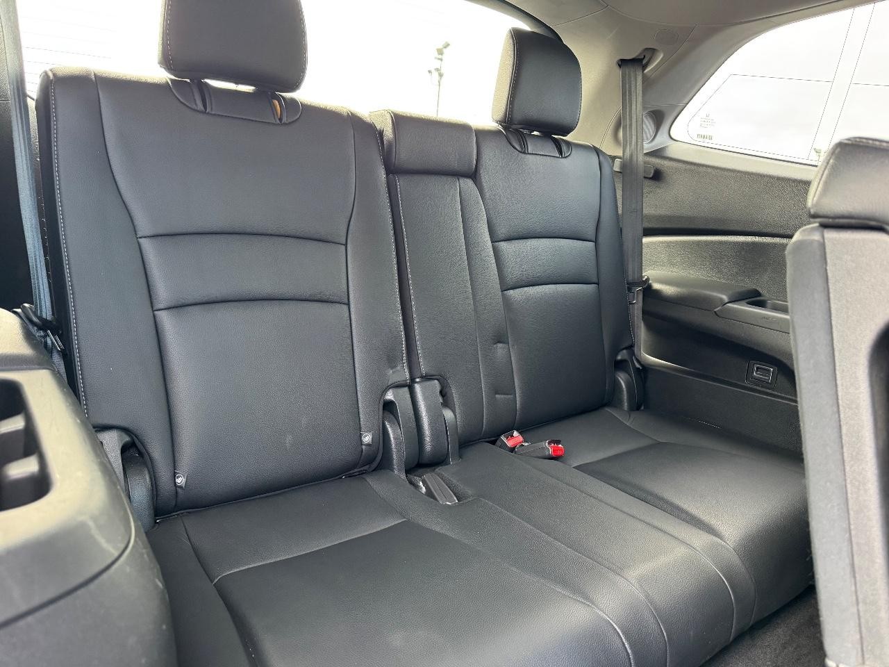 Honda Pilot Vehicle Full-screen Gallery Image 11