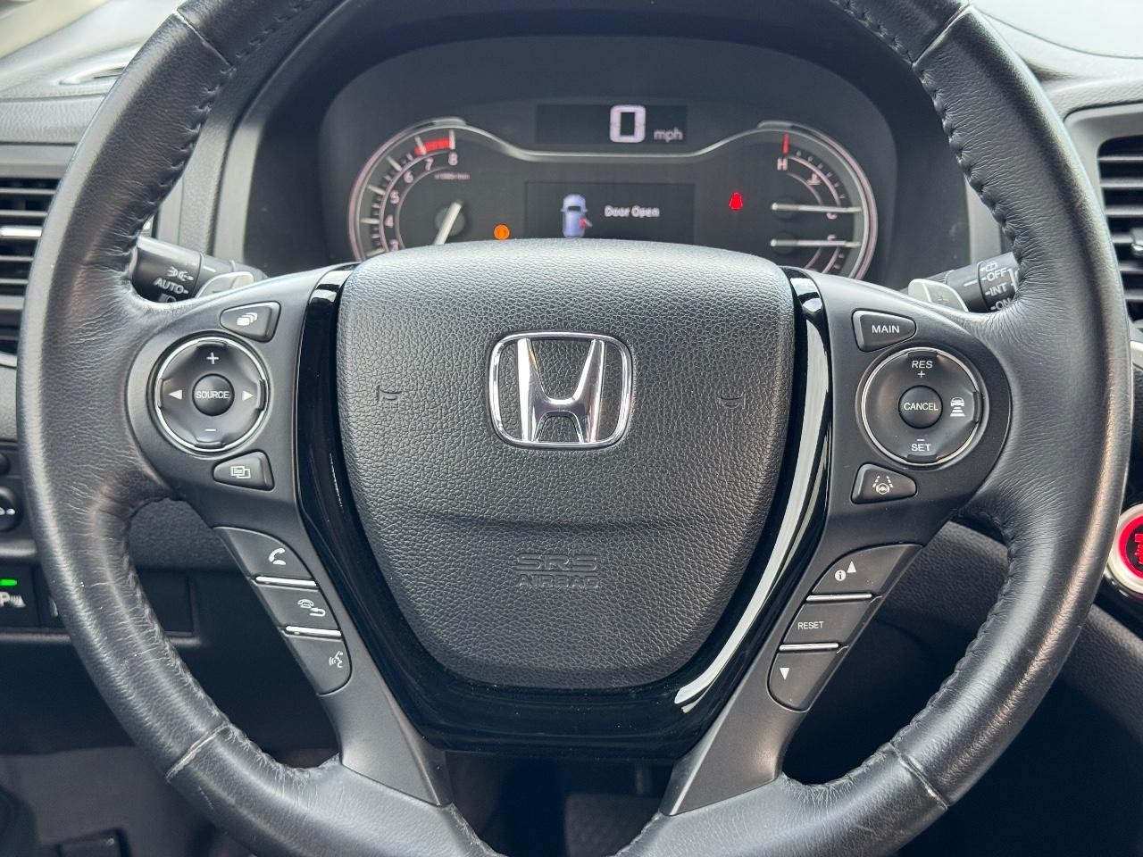 Honda Pilot Vehicle Full-screen Gallery Image 13