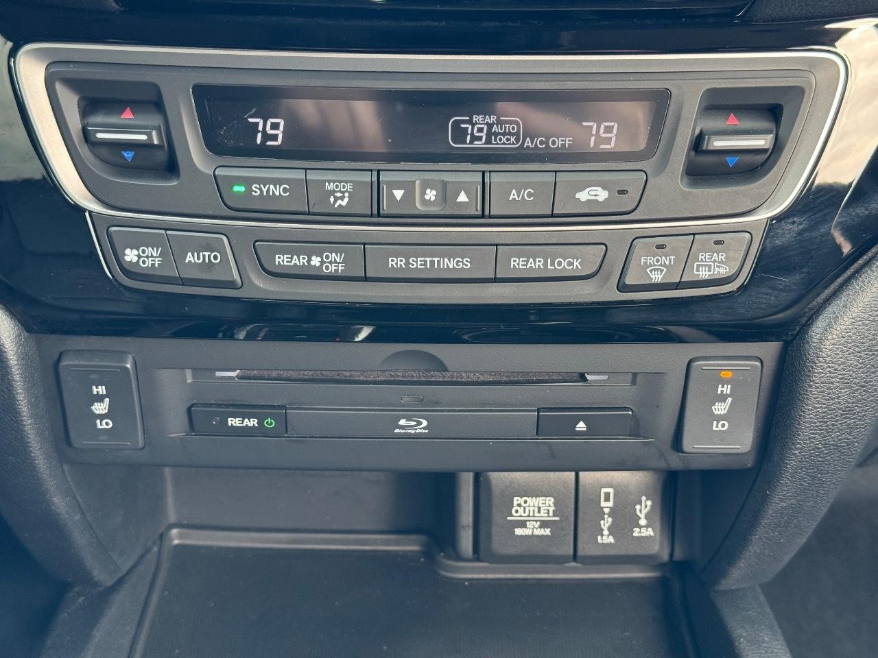 Honda Pilot Vehicle Full-screen Gallery Image 15