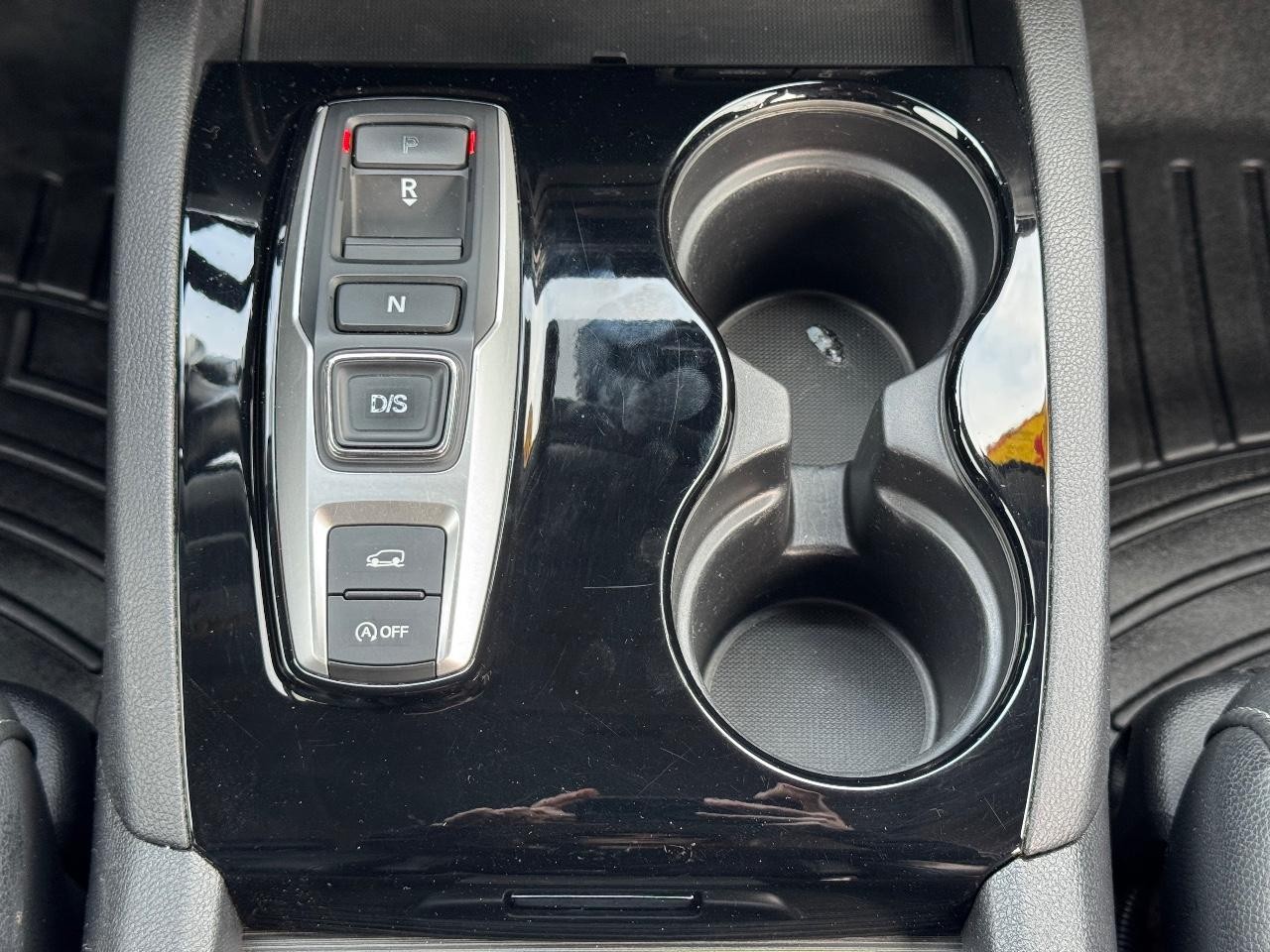 Honda Pilot Vehicle Full-screen Gallery Image 16