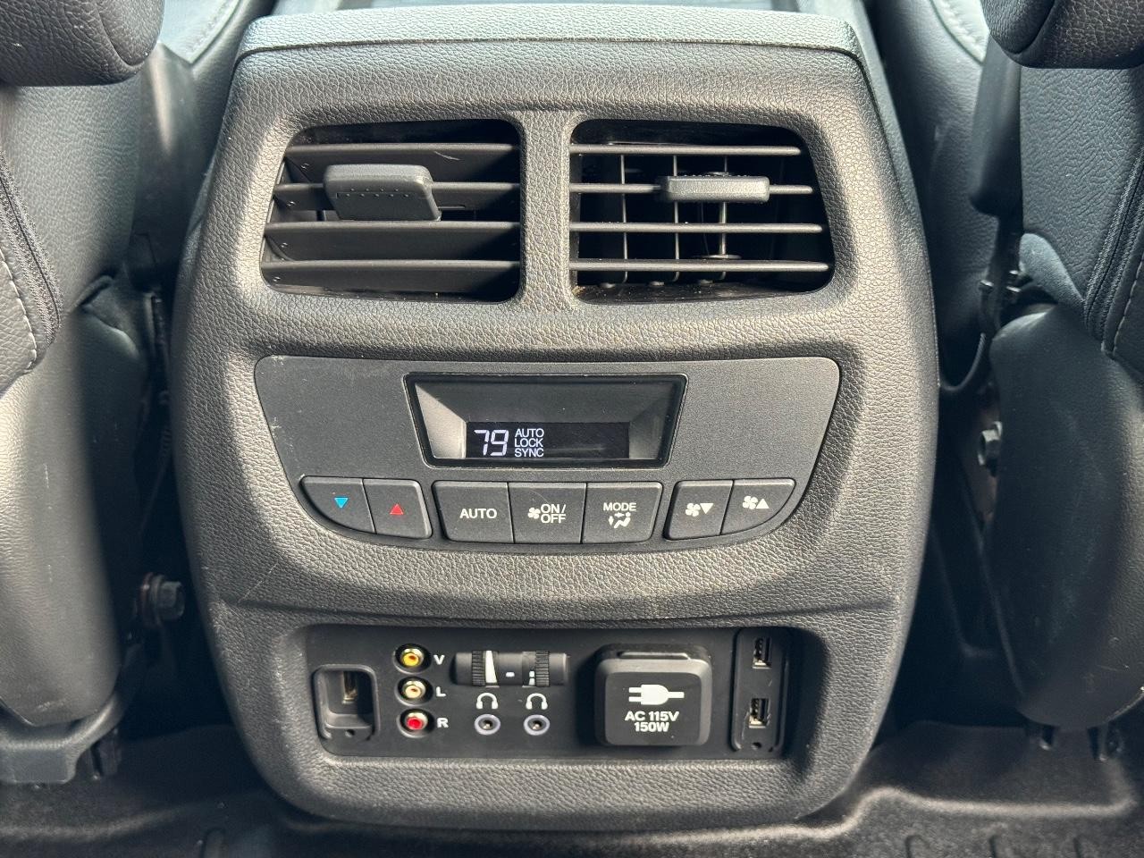 Honda Pilot Vehicle Full-screen Gallery Image 18