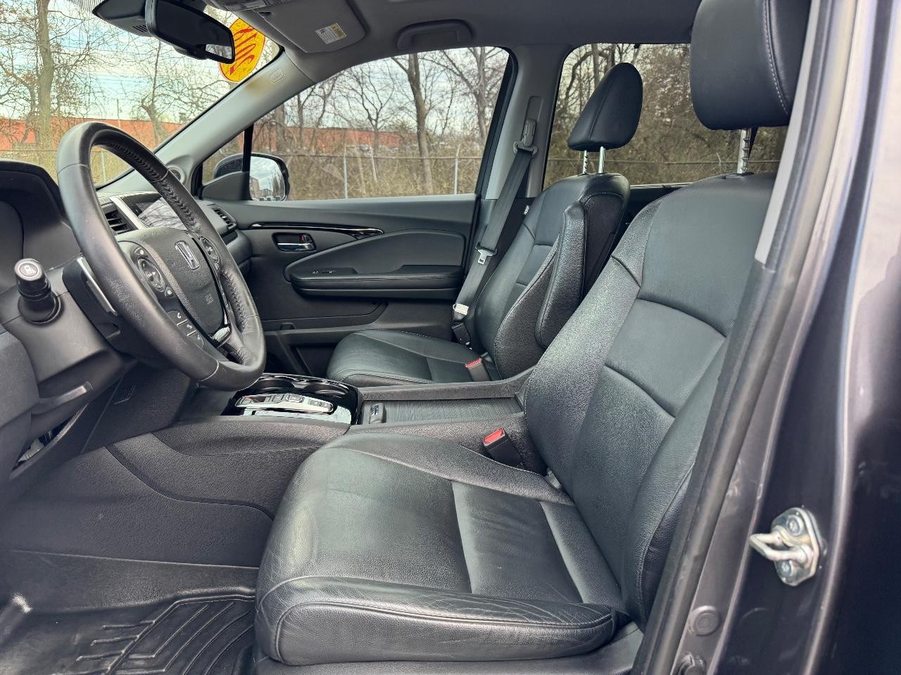 Honda Pilot Vehicle Full-screen Gallery Image 20