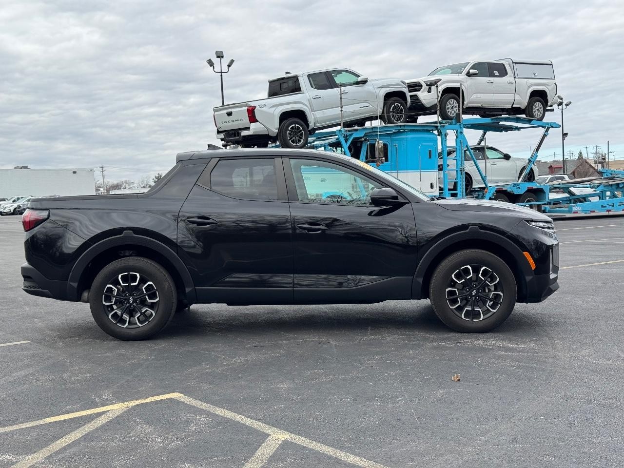 Hyundai Santa Cruz Vehicle Full-screen Gallery Image 02