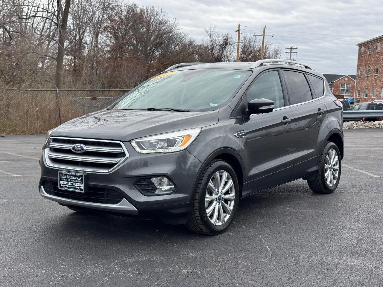 Ford Escape Vehicle Full-screen Gallery Image 08