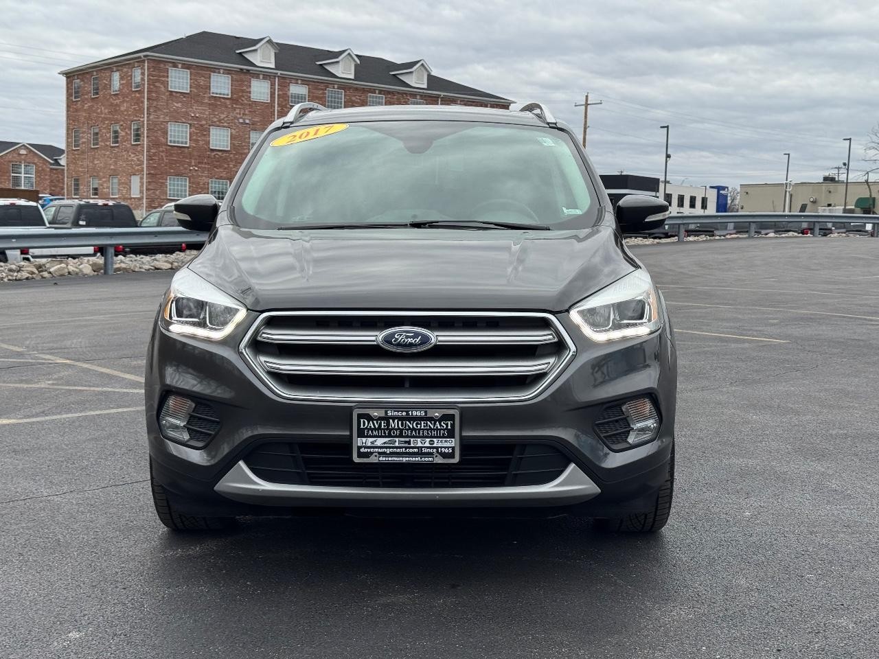 Ford Escape Vehicle Full-screen Gallery Image 09