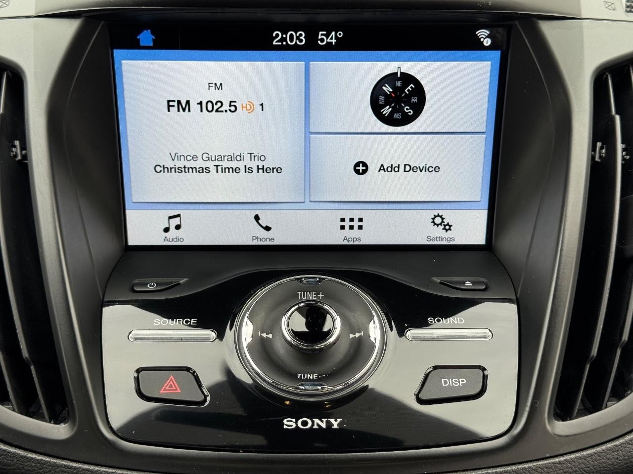 Ford Escape Vehicle Full-screen Gallery Image 13