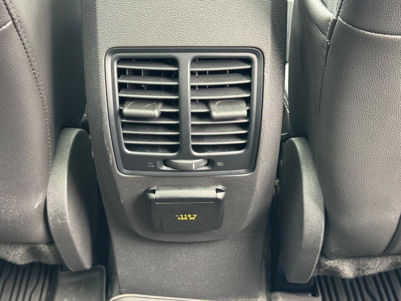 Ford Escape Vehicle Full-screen Gallery Image 16