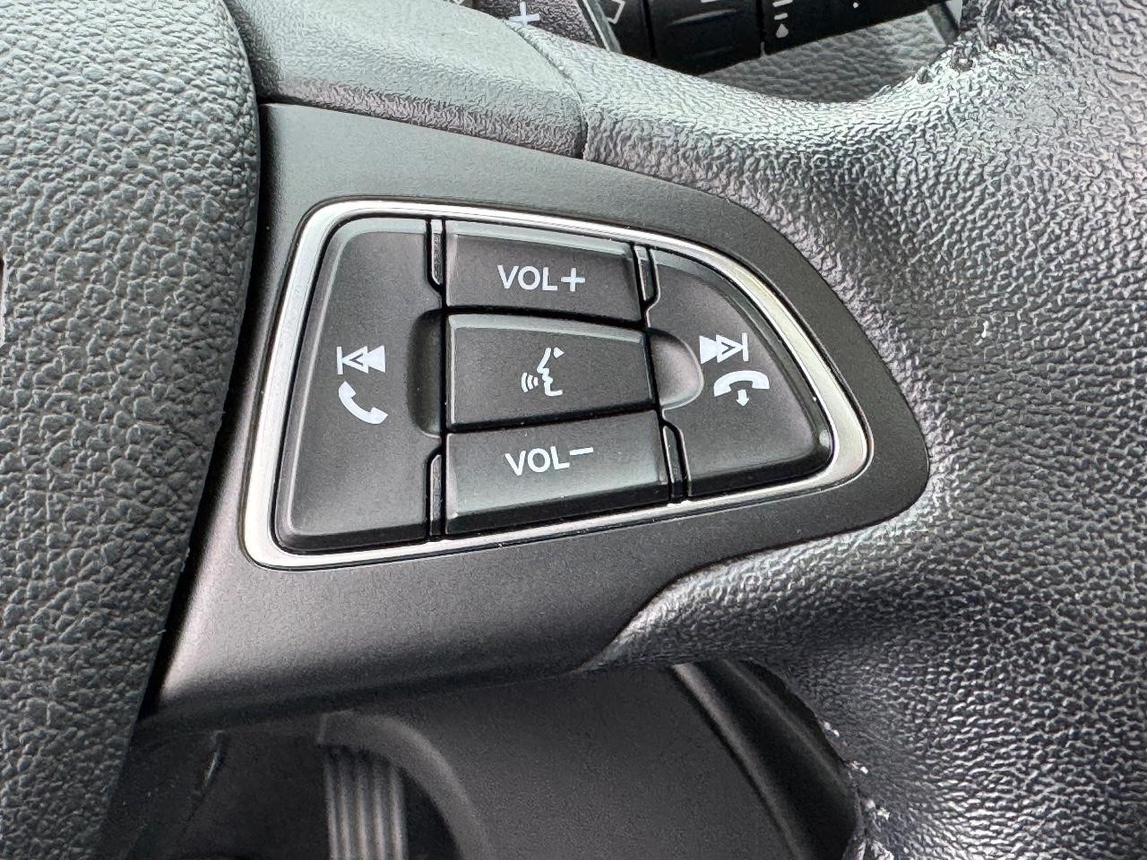 Ford Escape Vehicle Full-screen Gallery Image 22