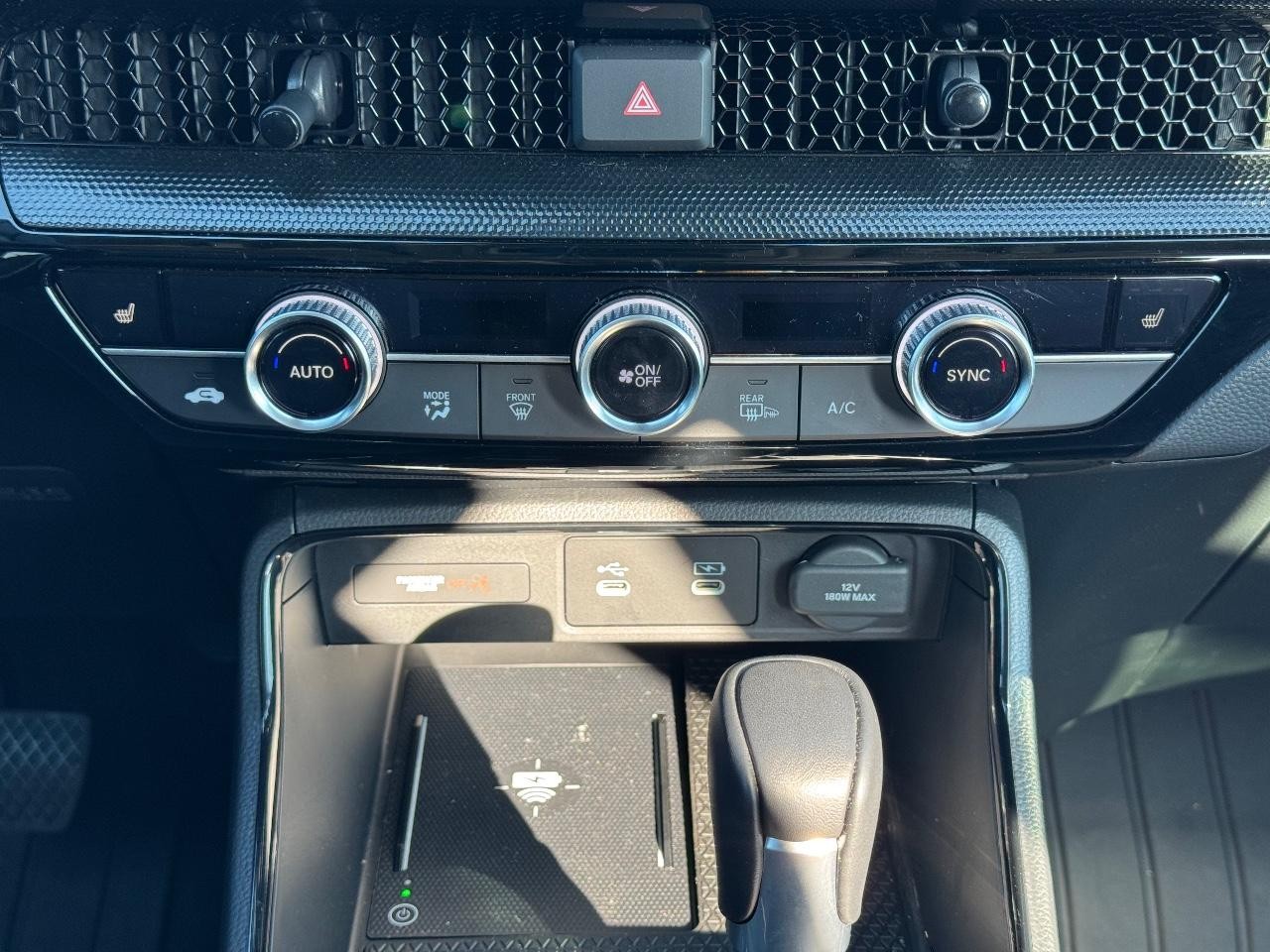 Honda CR-V Vehicle Full-screen Gallery Image 14