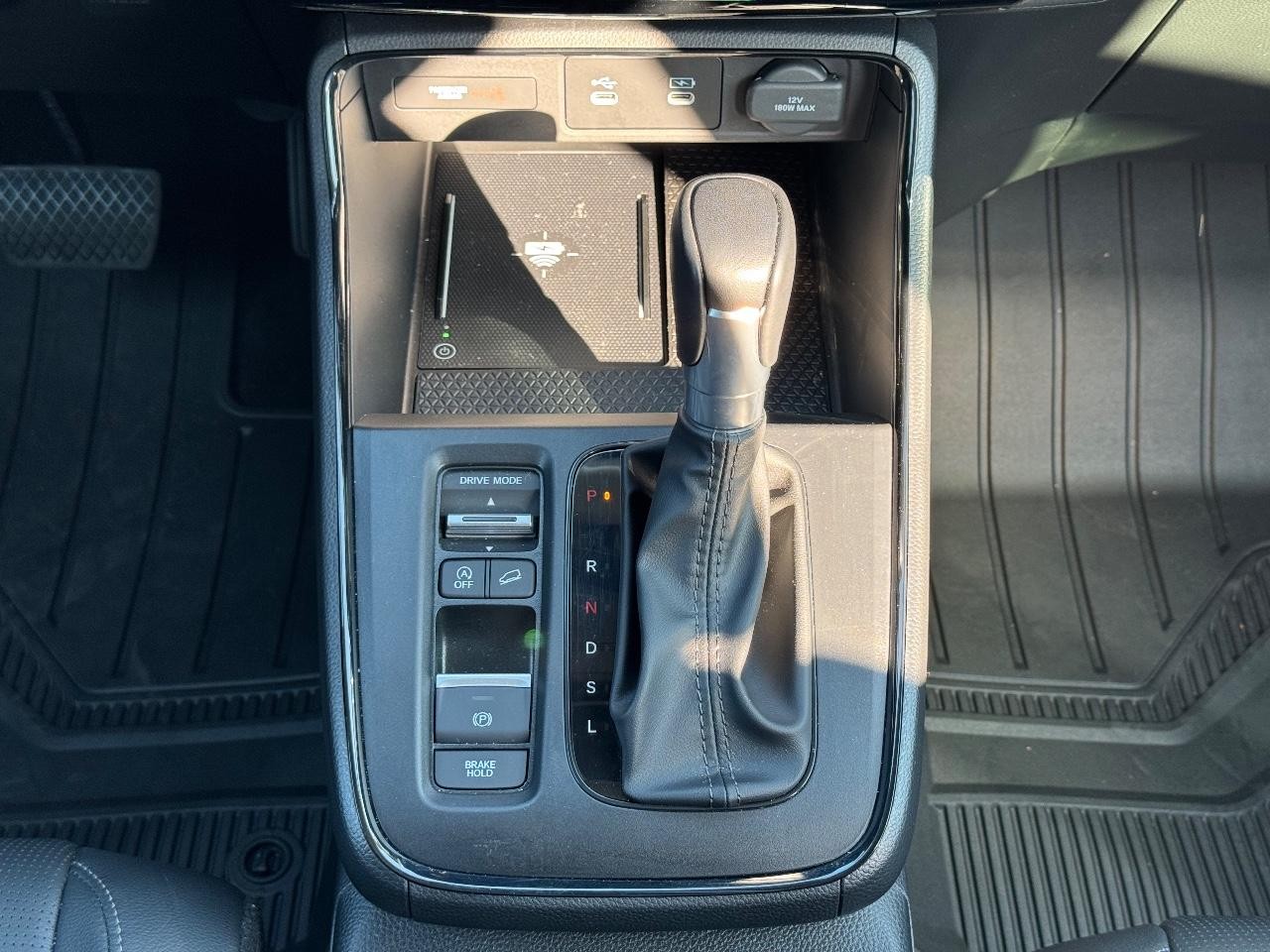 Honda CR-V Vehicle Full-screen Gallery Image 15