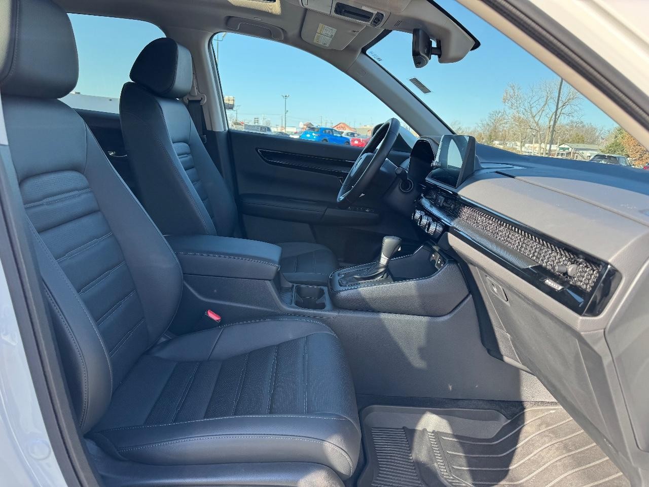 Honda CR-V Vehicle Full-screen Gallery Image 17