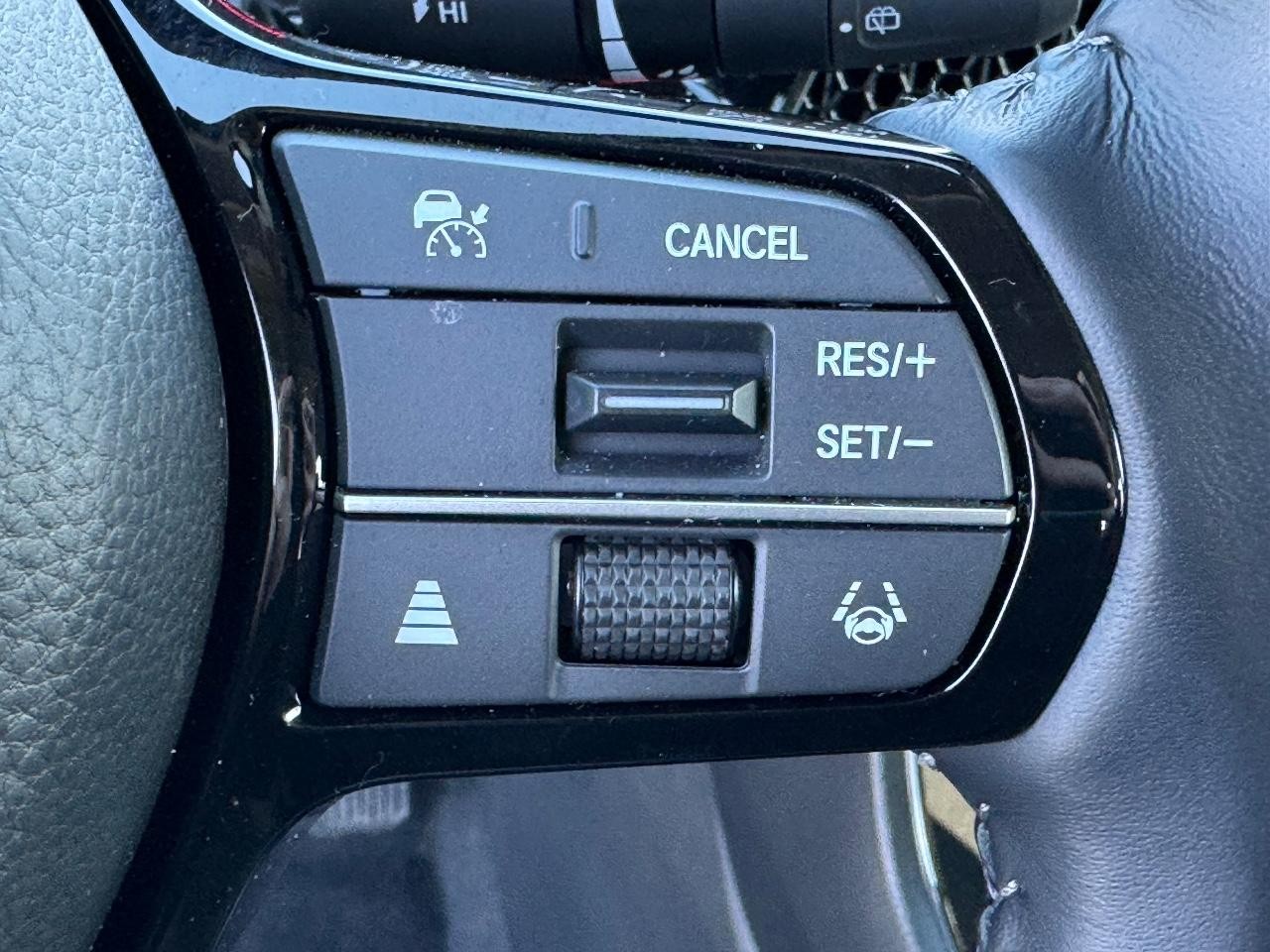 Honda CR-V Vehicle Full-screen Gallery Image 22