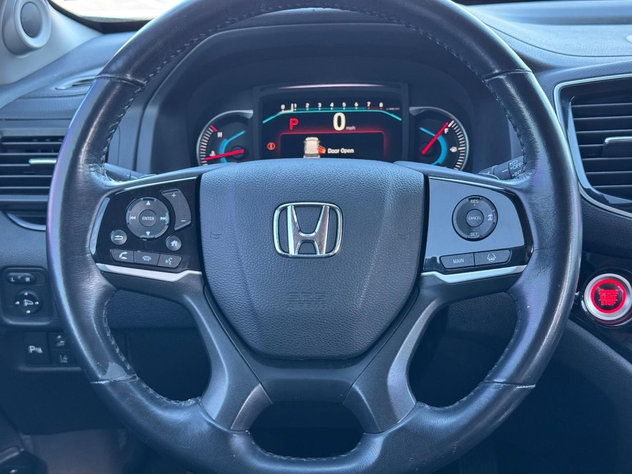 Honda Pilot Vehicle Full-screen Gallery Image 13