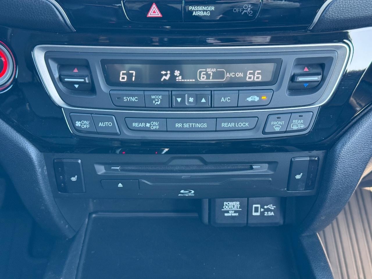 Honda Pilot Vehicle Full-screen Gallery Image 15