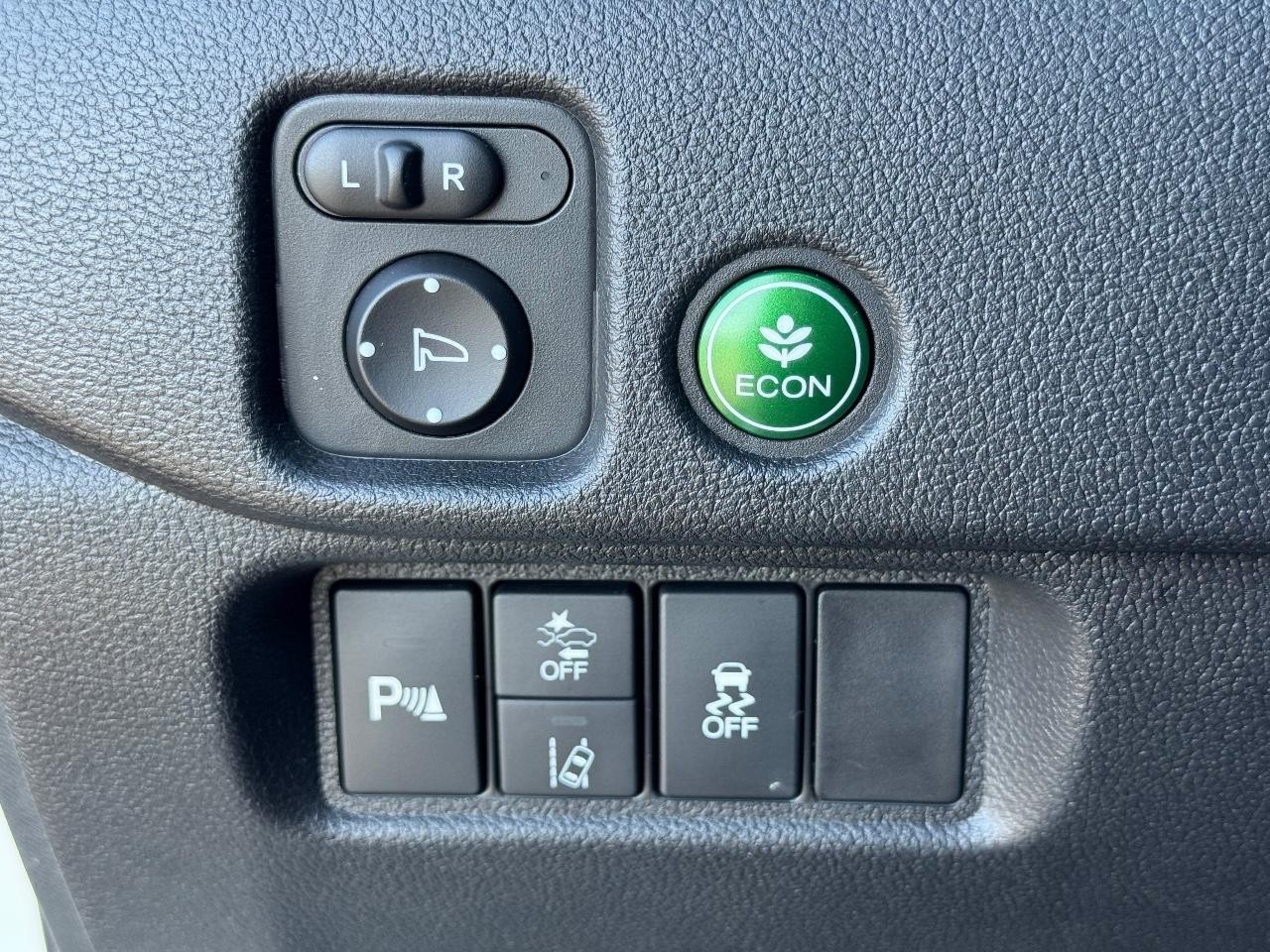 Honda Pilot Vehicle Full-screen Gallery Image 25