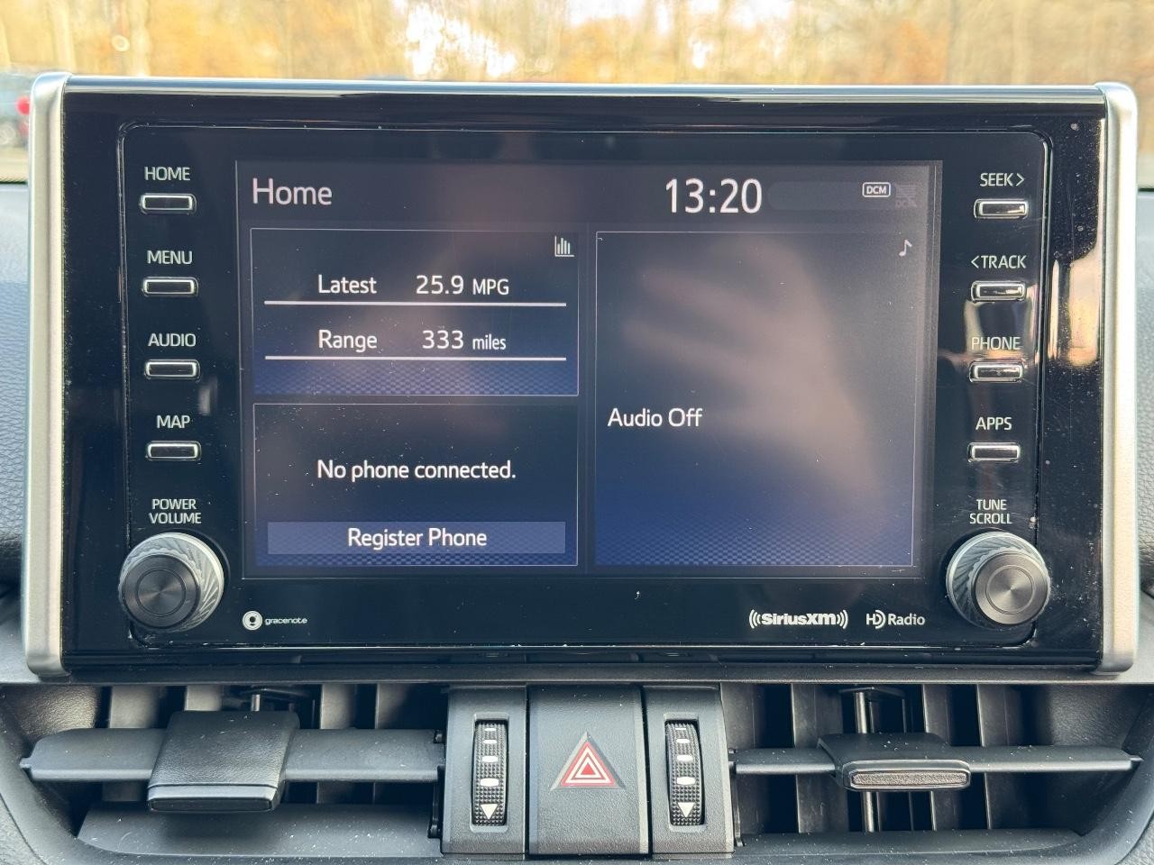 Toyota RAV4 Vehicle Full-screen Gallery Image 13