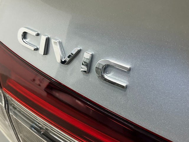 Honda Civic Sedan Hybrid Vehicle Full-screen Gallery Image 07