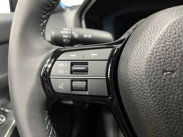 Honda Civic Sedan Hybrid Vehicle Full-screen Gallery Image 18