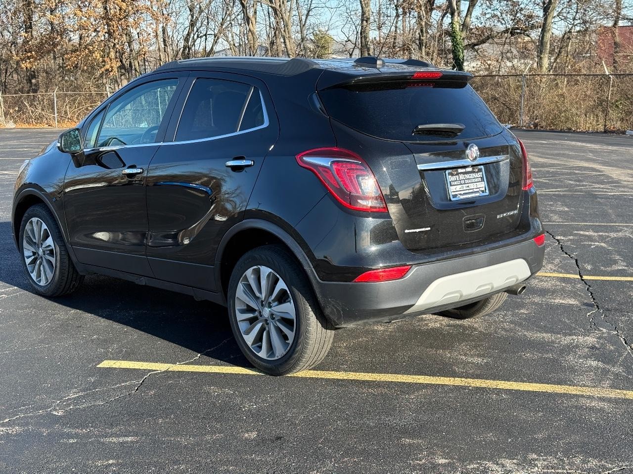 Buick Encore Vehicle Full-screen Gallery Image 06