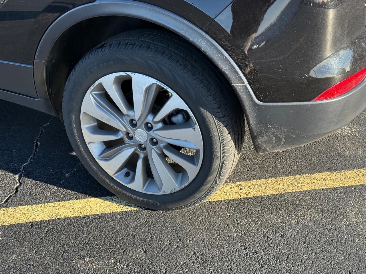 Buick Encore Vehicle Full-screen Gallery Image 07