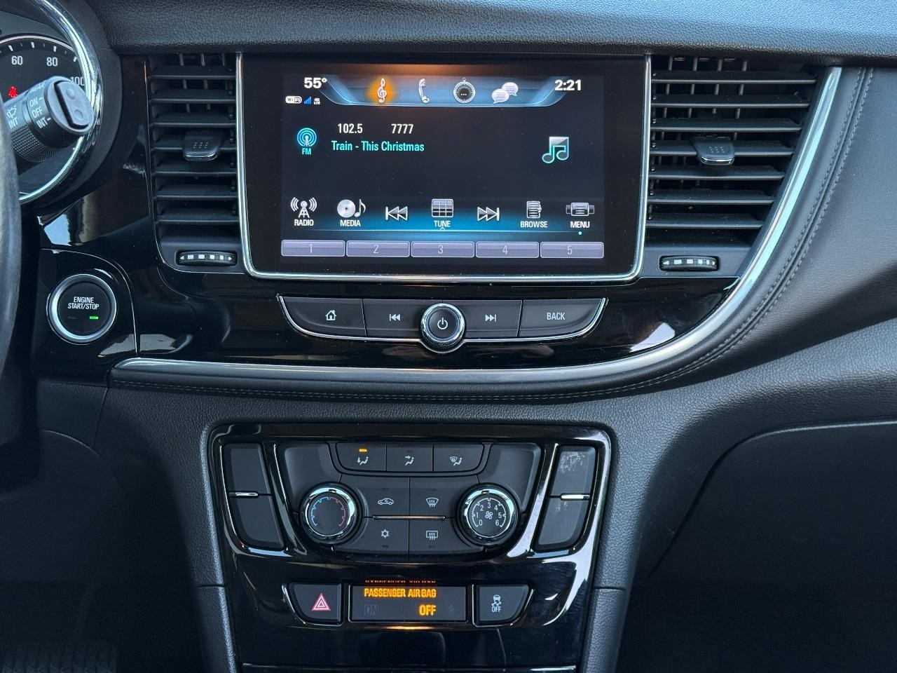 Buick Encore Vehicle Full-screen Gallery Image 13